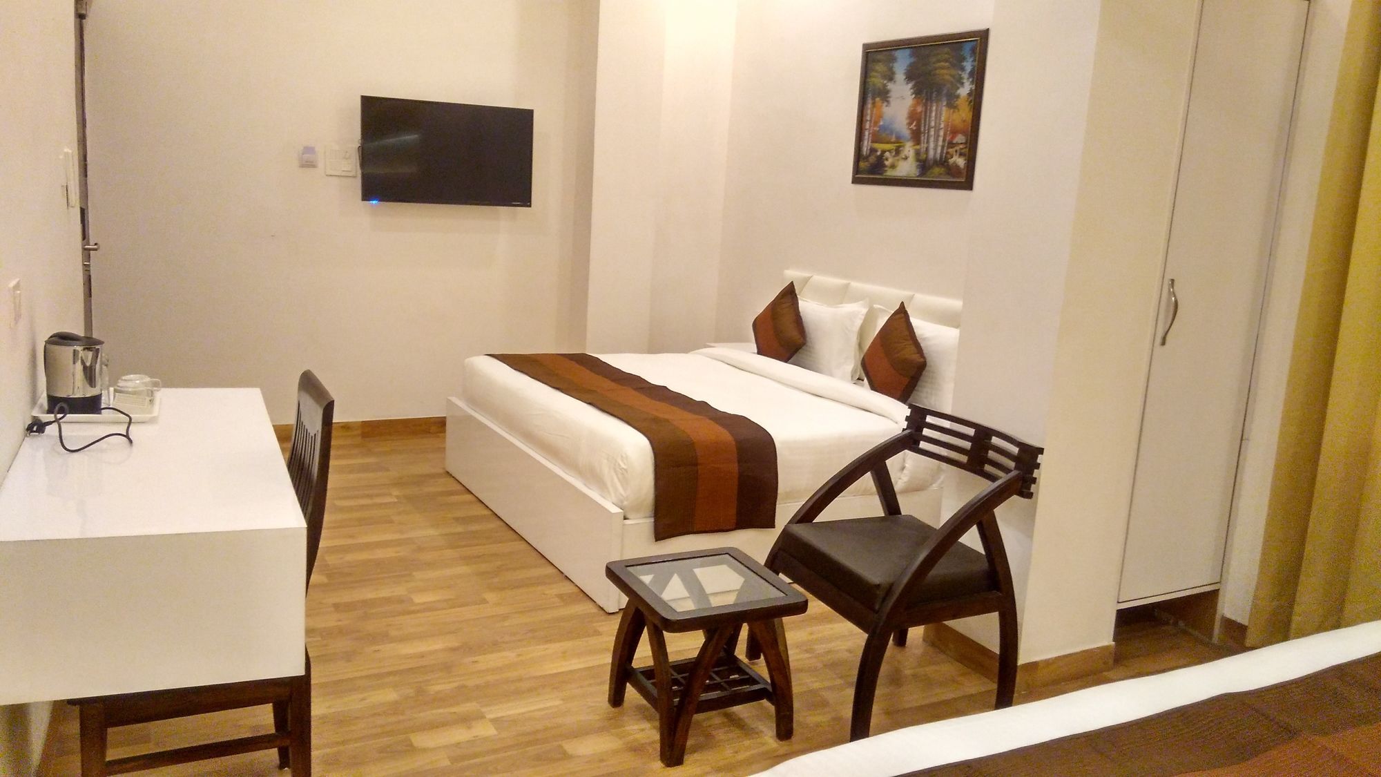 Hotel Sallow Royal Suites Amritsar Exterior photo