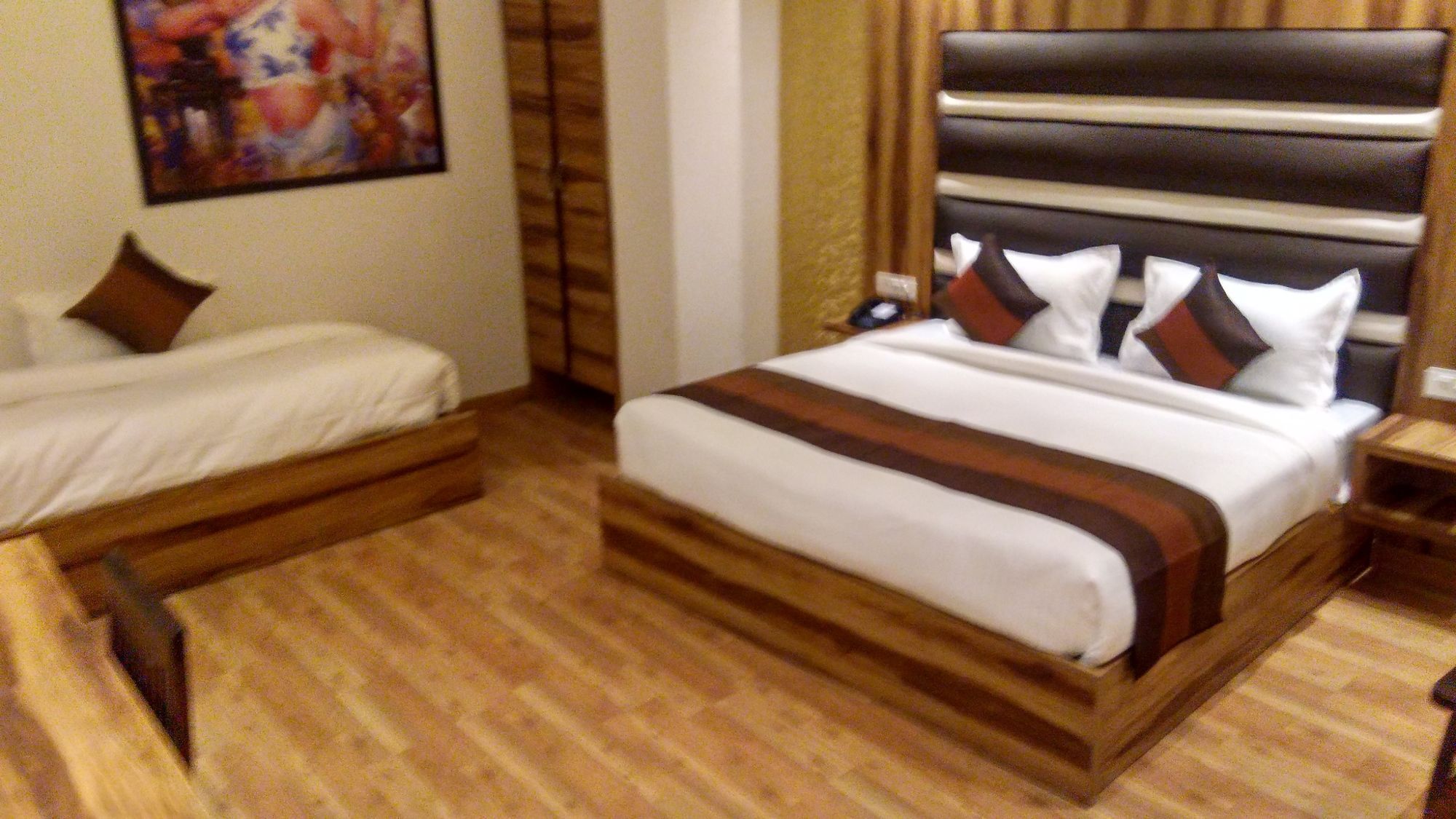 Hotel Sallow Royal Suites Amritsar Exterior photo